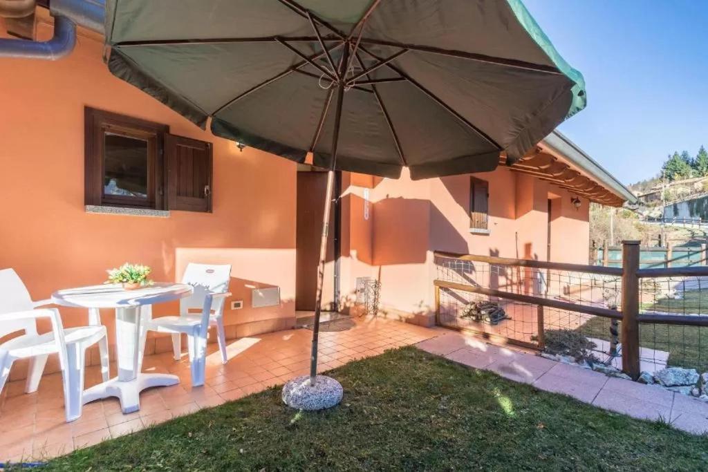 Casa Vacanze Rosalba Ferrara di Monte Baldo Kültér fotó